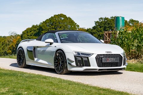 Audi R8 5.2 R8 Spyder Quattro V10 Semi-Auto 4WD 2dr 22
