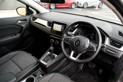 Renault Captur TECHNO E-TECH 4