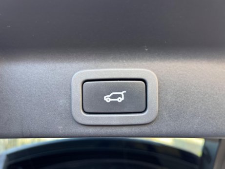 Jaguar F-Pace 3.0 D300 V6 S Auto AWD Euro 6 (s/s) 5dr 33