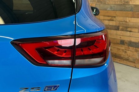 MG ZS 51.1kWh Trophy Connect SUV 5dr Electric Auto (176 ps) 85