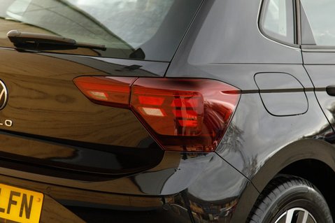 Volkswagen Polo LIFE TSI 9