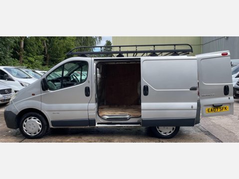 Renault Trafic 2.0 TD dCi SL27 Panel Van 4dr Diesel Manual L1 H1 (214 g/km, 90 bhp) 17