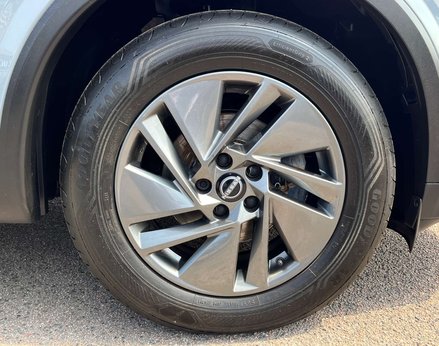 Nissan Qashqai 1.3 Qashqai Acenta Premium DiG-T MHEV 5dr 15