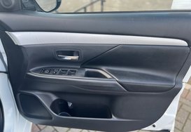 Mitsubishi Outlander PHEV 2.0h 12kWh GX4h CVT 4WD AUTO 19