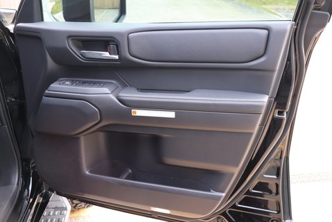 Toyota Land Cruiser 2026 COMMERCIAL 2 inch  lift 22  wheels roof light Seeker styled Rear seats 15