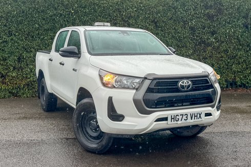 Toyota Hilux Active | 2.4 LT | Double Cab | Tow Bar | Camera | Air Con |