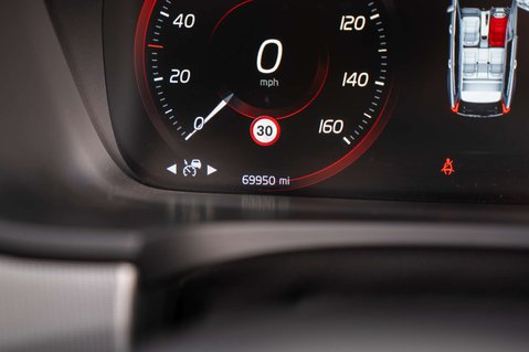 Volvo V90 2.0 V90 R-Design+ D5 PowerPulse AWD Auto 4WD 5dr 17