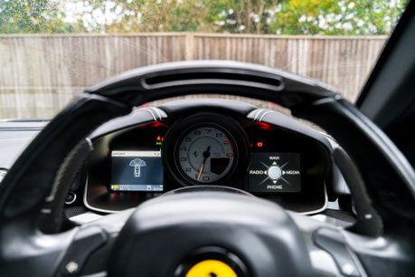 Ferrari F12 Berlinetta 4-LAYER BIANCO ITALIA PAINTWORK. CARBON FIBRE INTERIOR. JBL SOUND SYSTEM. 9