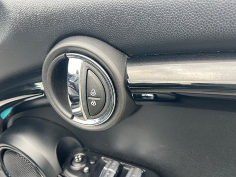 Mini Convertible 1.5 Cooper Auto Euro 6 (s/s) 2dr 34