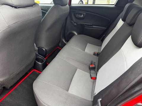 Toyota Yaris VVT-I DESIGN 68