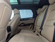 Porsche Cayenne 3.0 Cayenne V6 Auto 4WD 5dr 44
