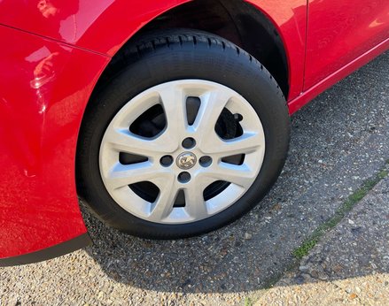 Vauxhall Viva 1.0 Viva SE 5dr 3