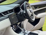 Jaguar F-Pace R-DYNAMIC HSE BLACK 90TH ANNIVERSARY EDITION 24