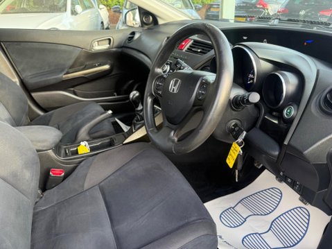 Honda Civic 1.8 i-VTEC ES Euro 5 (s/s) 5dr 23