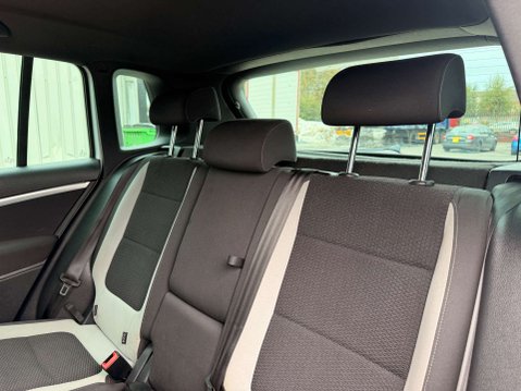 Volkswagen Tiguan 2.0 Tiguan R-Line TDI BlueMotion Technology 4Motion 4WD 5dr 18