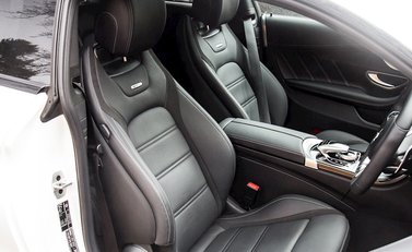 Mercedes-Benz C Class C63 Coupe 12