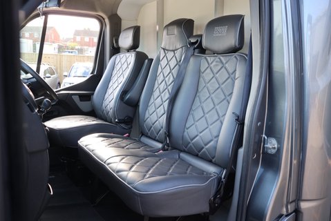 Renault Master 3.5 ton Coach Built Freddie Gover Horsebox with uprated suspension alloys  34