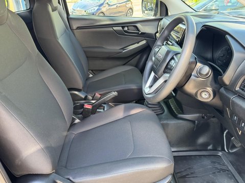 Isuzu D-Max UTILITY SCB 17
