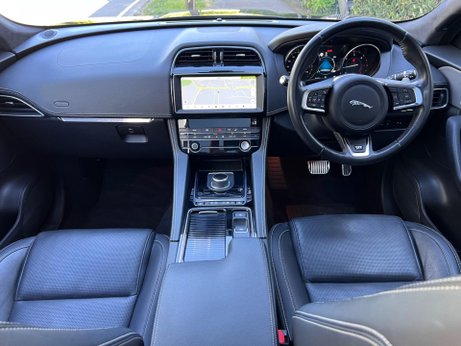 Jaguar F-Pace 2.0 D180 R-Sport Auto AWD Euro 6 (s/s) 5dr 18