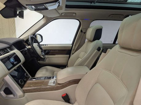 Land Rover Range Rover 3.0 Range Rover Vogue D MHEV Auto 4WD 5dr 33
