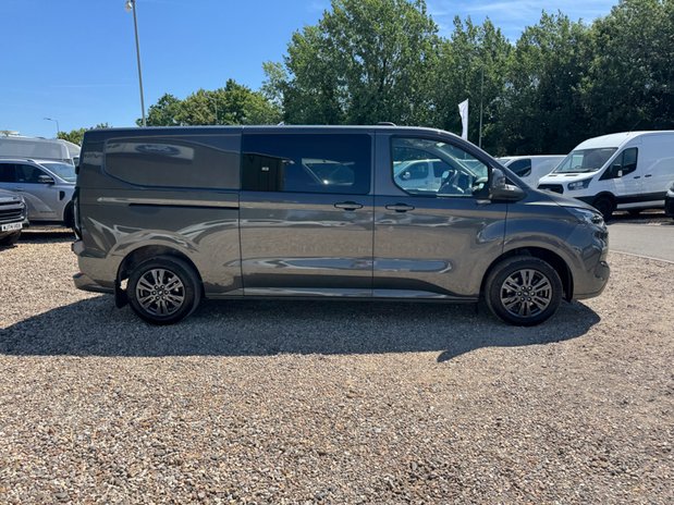 Ford Transit Custom Crew Cab [SOLD CM] LWB L2H1 Low Roof Limited 320 Air Con Alloys Camera EURO 6