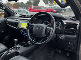 Toyota Hilux 2.8 HI-Luxury Invincible X D-4D 4WD Double Cab Auto 4WD 5dr 17