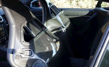 Porsche Cayman GT4 8