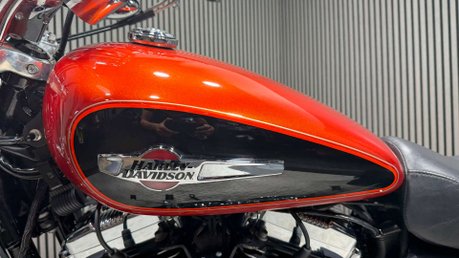 Harley-Davidson Sportster 1200 XL1200C 2011 ONLY 7K NEW MOT CUSTOM CRUISER BIKE 30
