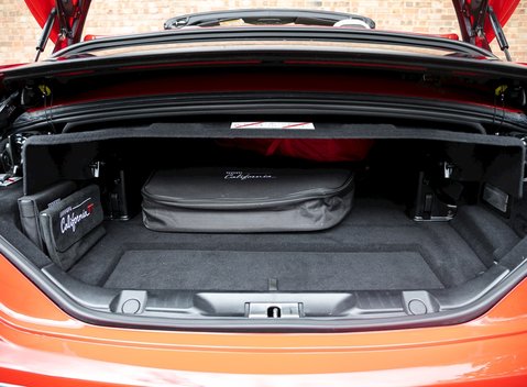 Ferrari California T HS 32