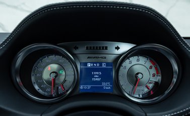 Mercedes-Benz SLS AMG 22
