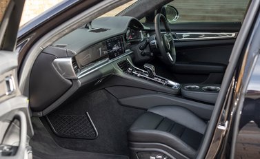 Porsche Panamera Turbo S E-Hybrid Sport Turismo 15