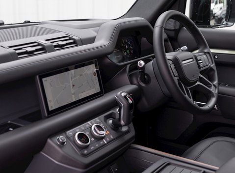 Land Rover Defender 110 X P400 18