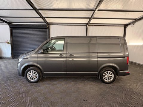 Volkswagen Transporter 2.0 TDI T30 Highline DSG FWD SWB Euro 6 (s/s) 5dr 45