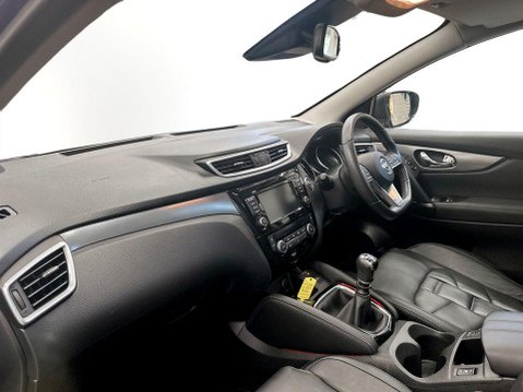 Nissan Qashqai 1.3 DIG-T N-Motion SUV 5dr Petrol Manual Euro 6 (s/s) (140 ps) 15