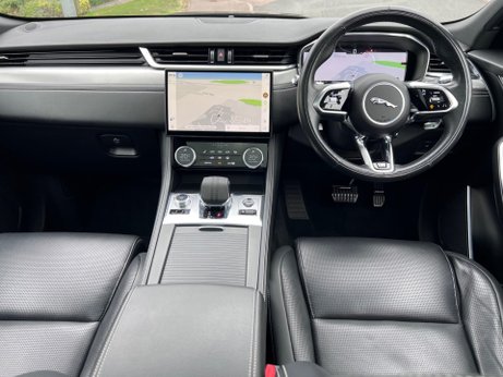 Jaguar F-Pace 2.0 D200 MHEV R-Dynamic SE Auto AWD Euro 6 (s/s) 5dr 16