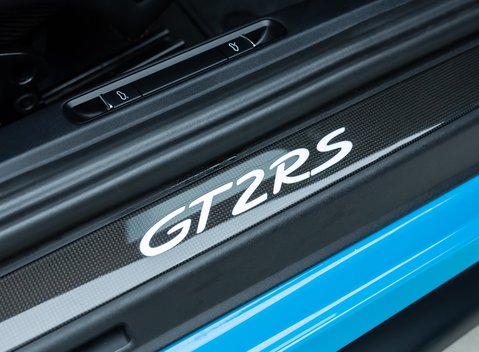 Porsche 911 GT2 RS Weissach (991) 25