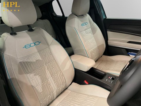 Fiat 600e 54kWh La Prima SUV 5dr Electric Auto (156 ps) 11