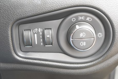 Jeep Renegade NIGHT EAGLE 31