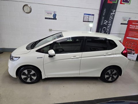 Honda Fit 1.5 VVTi Hybrid 6