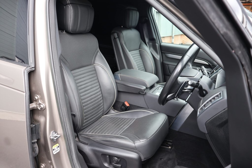 Land Rover Discovery R-DYNAMIC SE MHEV STYLED BY SEEKER 13