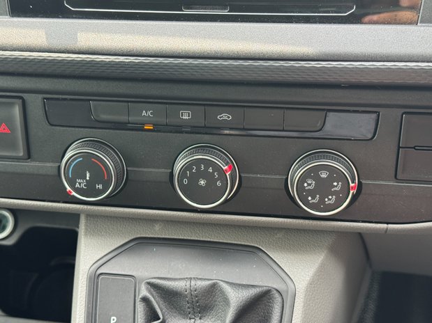 Volkswagen Transporter Crew Cab [SOLD CM] AUTO SWB L1H1 T32 Tdi Kombi Highline Air Con Sensors SEL 34