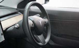 Tesla Model 3 STANDARD RANGE PLUS New Front Arms and Bushes New Rear Bushes Low Mileage 20