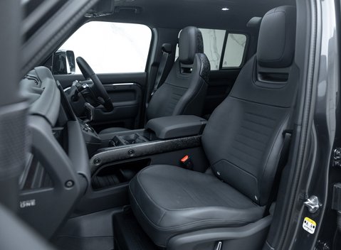 Land Rover Defender OCTA EDITION ONE 23