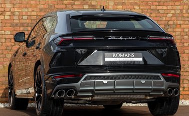 Lamborghini Urus 3