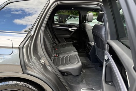 Volkswagen Touareg V6 BLACK EDITION TSI - DEMO +1 OWNER - FULL VW SERVICE HISTORY 28