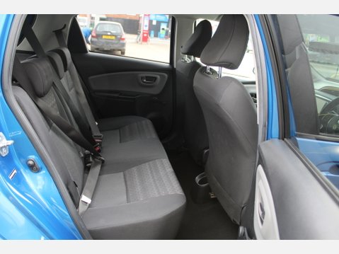 Toyota Yaris VVT-I ICON 24