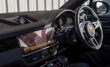 Porsche Cayenne S 18