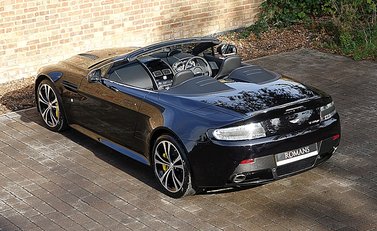 Aston Martin V12 Vantage Roadster 14