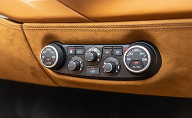 Ferrari 488 SPIDER 32