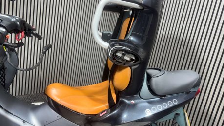 BMW C1 2002 ONLY 8K 1 OWNER GREAT LOOKING SCOOTER 125CC WITH A ROOF!! 10